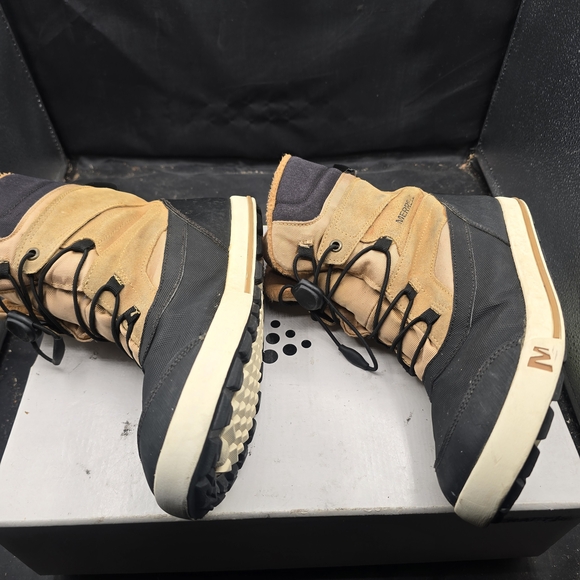 Merrell Black and Tan Winter Boots - Picture 5 of 7